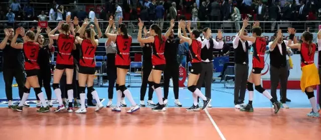 Vestel Venüs Sultanlar Ligi'nde Şampiyon Vakıfbank Vestel Venüs Sultanlar Ligi'nde Şampiyon Vakıfbank