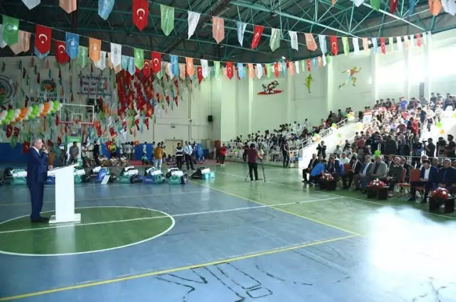 Yeşilyurt Belediyesi'nden Amatör Spor Kulüplerine Malzeme Desteği