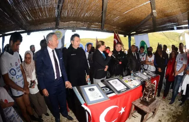 Akvaryum Adam Dünya Rekorunu İkiye Katladı
