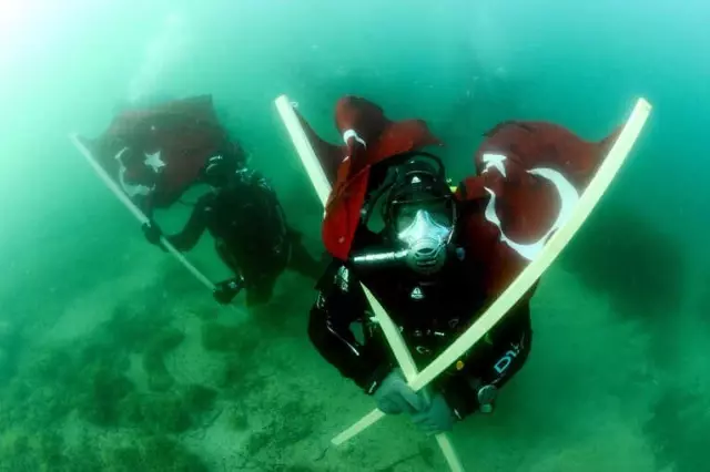 Akvaryum Adam Dünya Rekorunu İkiye Katladı