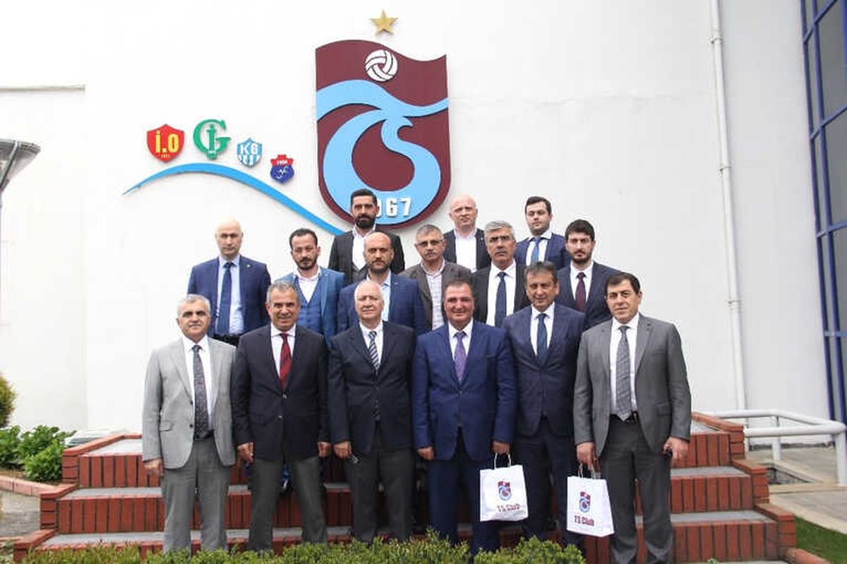 Tribünlere Fındık Atma Kampanyası Antalyaspor Maçıyla Yeniden Başlatılıyor