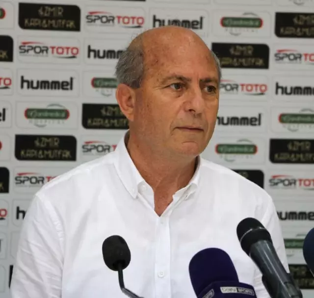 Ankaragücü Futbolcularından Basın Toplantısında Sulu Kutlama