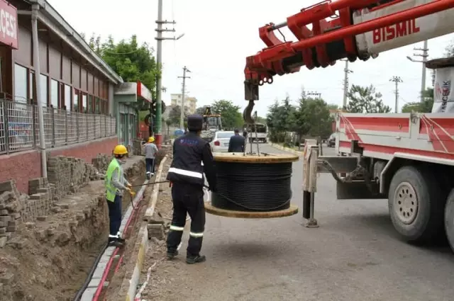 Bismil'de Elektrik Telleri Yer Altına Alınıyor