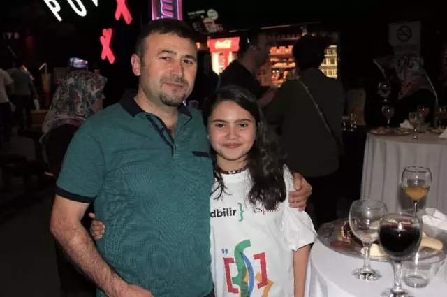 Espark Geleceğin Yazılımcılarını Mezun Ediyor, Birinciye Cern'e Gezisi Hediye Ediyor Espark Geleceğin Yazılımcılarını Mezun Ediyor, Birinciye Cern'e Gezisi Hediye Ediyor