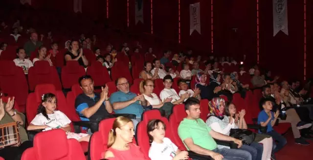 Espark Geleceğin Yazılımcılarını Mezun Ediyor, Birinciye Cern'e Gezisi Hediye Ediyor Espark Geleceğin Yazılımcılarını Mezun Ediyor, Birinciye Cern'e Gezisi Hediye Ediyor