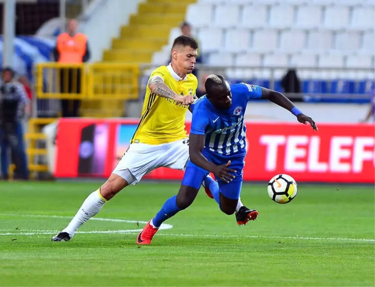 Spor Toto Süper Lig: Kasımpaşa: 0 - Fenerbahçe: 1 (İlk Yarı)