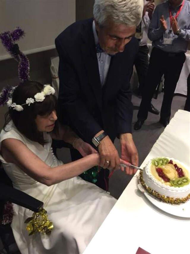 Kanser Hastası Yaşlı Kadın, Boşandığı Eşiyle Hastenede Yeniden Evlendi