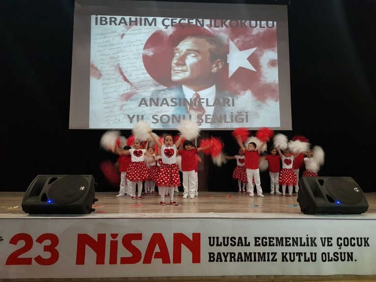 Ağrı İbrahim Çeçen İlkokulu Ana Sınıfı Öğrencilerinden Yılsonu Şenliği