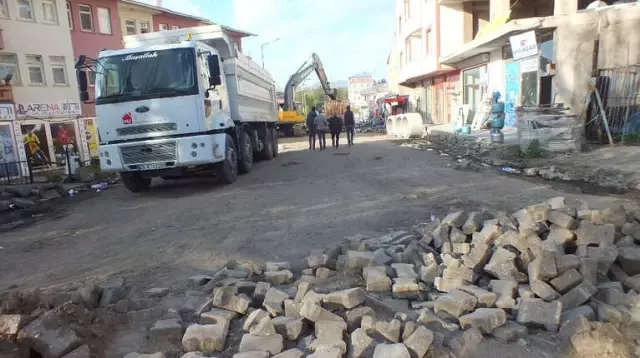 Malazgirt İlçesi İnşaat Alanına Döndü Malazgirt İlçesi İnşaat Alanına Döndü