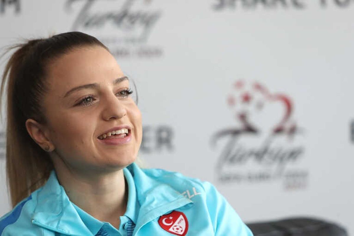 Melike Pekel: 'Kadın Futbolu Daha Samimi'