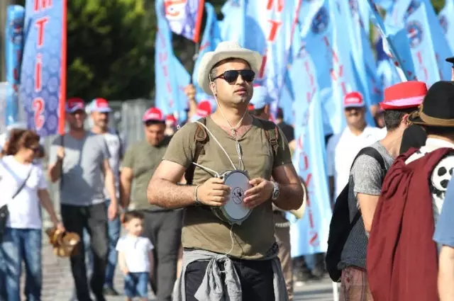 Mersin'de 1 Mayıs Coşkusu