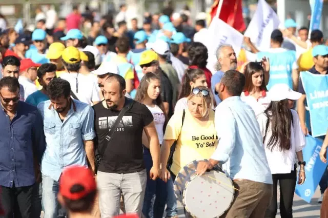 Mersin'de 1 Mayıs Coşkusu