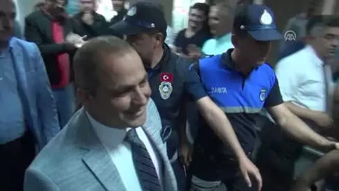 Alaşehir'de Ali Uçak Belediye Başkanı Oldu