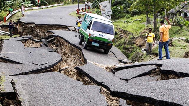 Dünya Beşik Gibi Sallanıyor! Tayvan, Pasifik ve İran'da Art Arda Deprem Oldu
