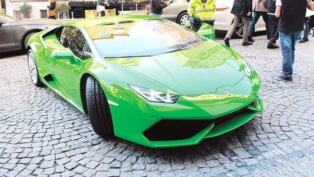 Milyonluk Otomobilleriyle Ünlenen Asena Atalay, Eski Günlerinden Eser Kalmadı