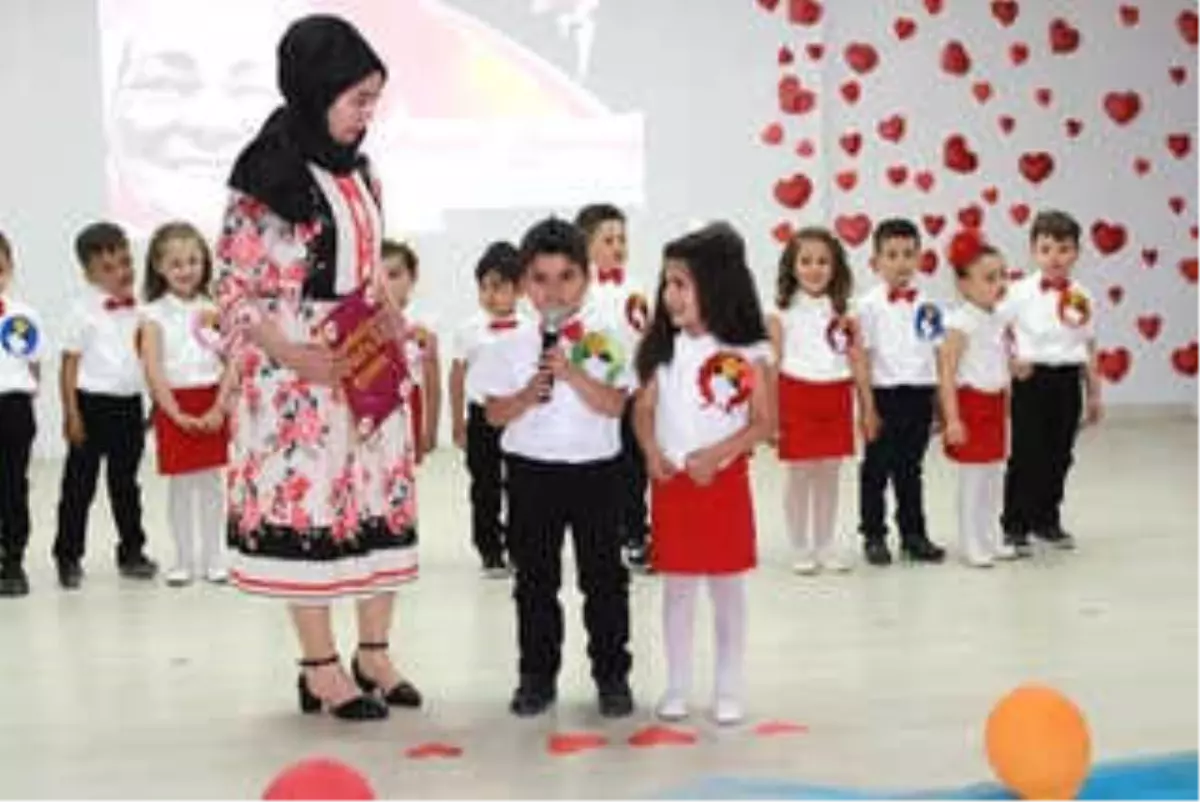 Anaokulu Öğrencilerinin Gösteri Coşkusu
