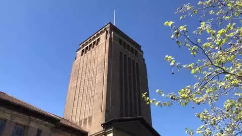 Cambridge Üniversitesi Gizemli Kulesini Halka Açtı Cambridge Üniversitesi Gizemli Kulesini Halka Açtı