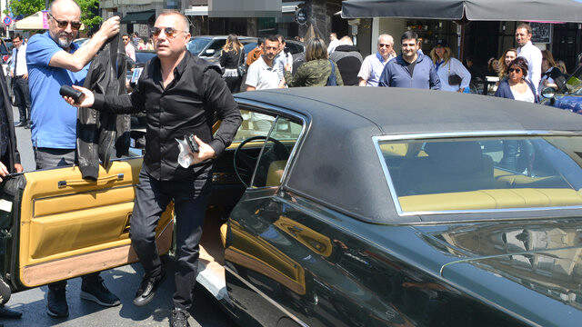 Oktay Kaynarca'nın Antika Arabası, Görenleri Hayran Bırakıyor