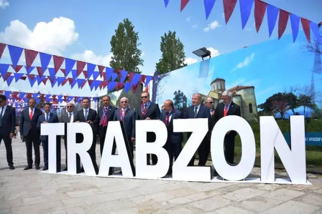 Trabzon Tanıtım Günleri'nin Startını Meclis Başkanı Kahraman Verdi Trabzon Tanıtım Günleri'nin Startını Meclis Başkanı Kahraman Verdi