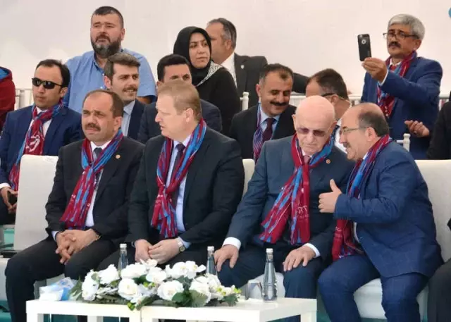 Trabzon Tanıtım Günleri'nin Startını Meclis Başkanı Kahraman Verdi Trabzon Tanıtım Günleri'nin Startını Meclis Başkanı Kahraman Verdi