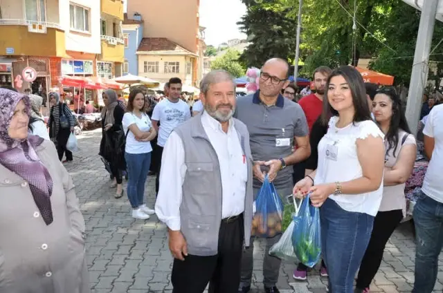 Üniversiteli Gençlerden 'Seven Eller' Projesi Üniversiteli Gençlerden 'Seven Eller' Projesi