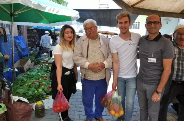 Üniversiteli Gençlerden 'Seven Eller' Projesi Üniversiteli Gençlerden 'Seven Eller' Projesi