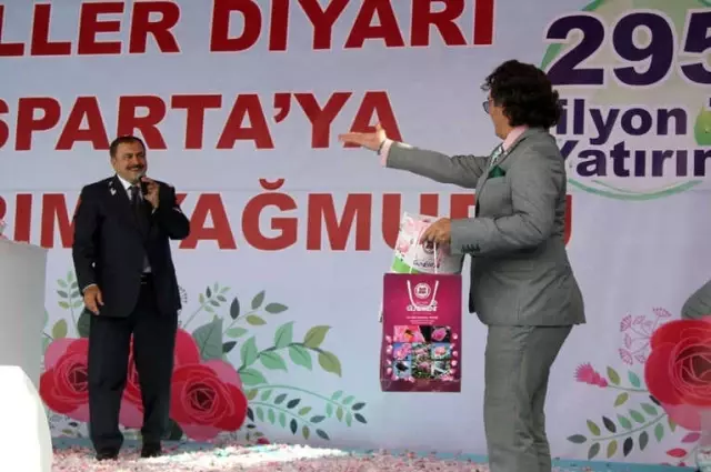 Bakan Eroğlu'ndan '24 Haziran'da Sandık Başına Gidin' Çağrısı Bakan Eroğlu'ndan '24 Haziran'da Sandık Başına Gidin' Çağrısı