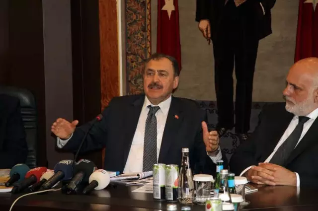 Bakan Eroğlu'ndan '24 Haziran'da Sandık Başına Gidin' Çağrısı Bakan Eroğlu'ndan '24 Haziran'da Sandık Başına Gidin' Çağrısı