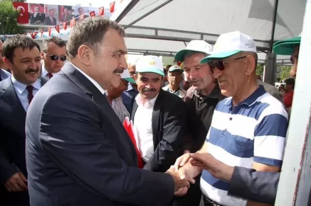 Bakan Eroğlu'ndan '24 Haziran'da Sandık Başına Gidin' Çağrısı Bakan Eroğlu'ndan '24 Haziran'da Sandık Başına Gidin' Çağrısı