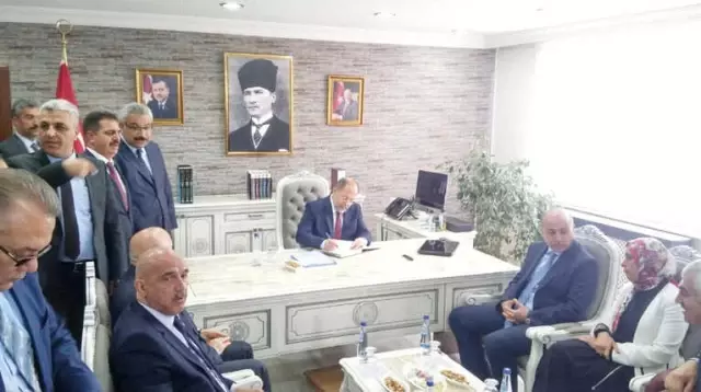 Başbakan Yardımcısı Akdağ: 'İradesini Teröre Teslim Eden Belediyelerin Halka Hizmet Etmesi... Başbakan Yardımcısı Akdağ: 'İradesini Teröre Teslim Eden Belediyelerin Halka Hizmet Etmesi...