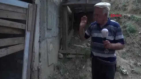 Evden Kitap Çalan Hırsızların İlginç Notu: Hacı Abi Sayende Okur Yazar Olduk Evden Kitap Çalan Hırsızların İlginç Notu: Hacı Abi Sayende Okur Yazar Olduk