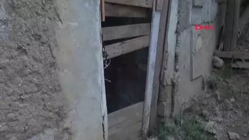 Evden Kitap Çalan Hırsızların İlginç Notu: Hacı Abi Sayende Okur Yazar Olduk Evden Kitap Çalan Hırsızların İlginç Notu: Hacı Abi Sayende Okur Yazar Olduk