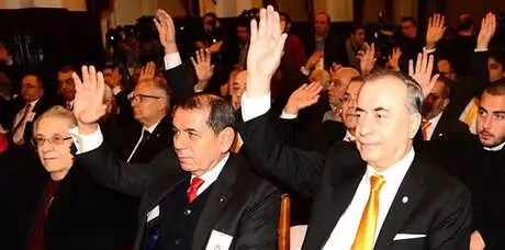 Galatasaray'da 4 İsim Başkanlığa Aday Oldu! İşte Listeler... Galatasaray'da 4 İsim Başkanlığa Aday Oldu! İşte Listeler...