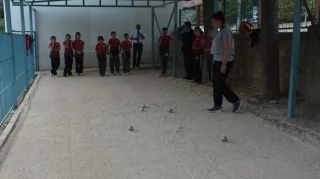 Gölpazarı'nda Gazimihal Ortaokulu Bocce Takımına Destek