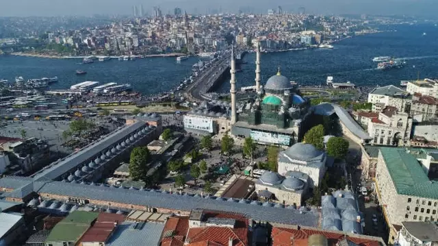 Restorasyonu Tamamlanan Mısır Çarşısı Havadan Görüntülendi Restorasyonu Tamamlanan Mısır Çarşısı Havadan Görüntülendi