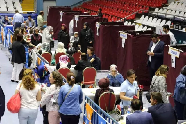 AK Parti Manisa'da Temayül Heyecanı AK Parti Manisa'da Temayül Heyecanı
