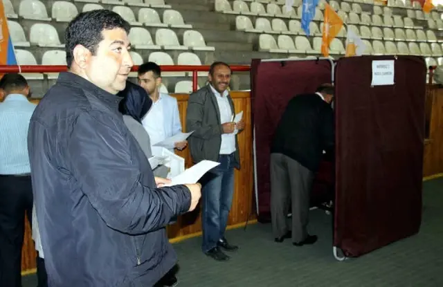 AK Parti Sivas'ta Temayül Yoklaması Yaptı AK Parti Sivas'ta Temayül Yoklaması Yaptı