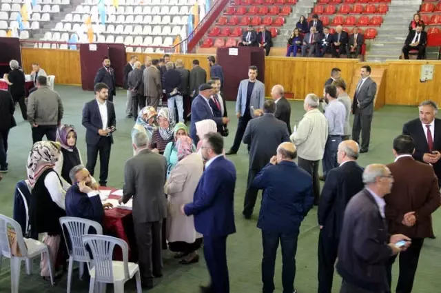AK Parti Sivas'ta Temayül Yoklaması Yaptı AK Parti Sivas'ta Temayül Yoklaması Yaptı