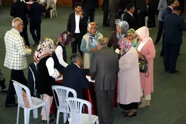 AK Parti Sivas'ta Temayül Yoklaması Yaptı AK Parti Sivas'ta Temayül Yoklaması Yaptı