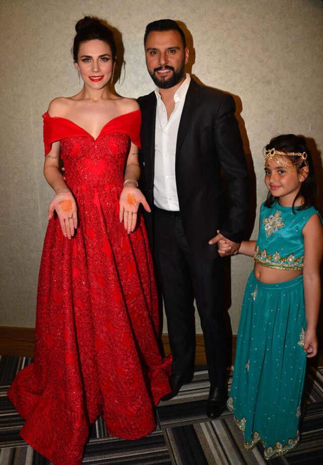 Kesenin Agzini Acan Alisan Davulcu Kizlara Bahsis Dagitti Magazin