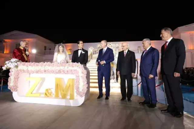 Cumhurbaşkanı Erdoğan, Bakan Özhaseki'nin Kızının Nikah Şahidi Oldu Cumhurbaşkanı Erdoğan, Bakan Özhaseki'nin Kızının Nikah Şahidi Oldu