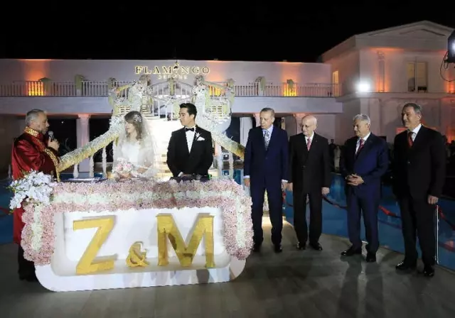 Cumhurbaşkanı Erdoğan, Bakan Özhaseki'nin Kızının Nikah Şahidi Oldu Cumhurbaşkanı Erdoğan, Bakan Özhaseki'nin Kızının Nikah Şahidi Oldu