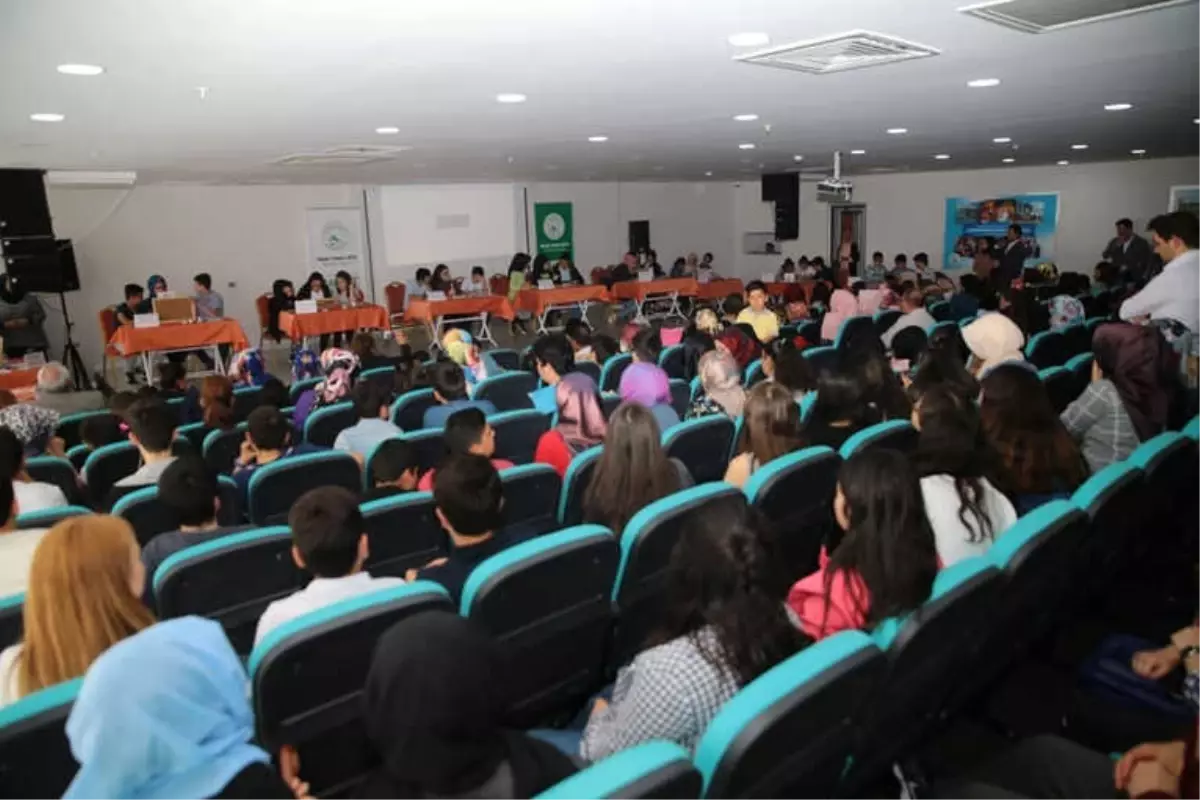 Gaziosmanpaşa Belediyesi Bilgi Evlerindeki Başarıyı Yarışmalarla Teşvik Ediyor