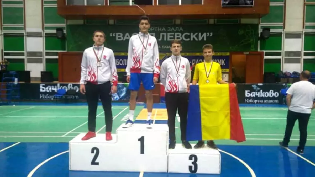 Gaziosmanpaşalı Sporculardan Badmintonda Uluslararası Başarı Gaziosmanpaşalı Sporculardan Badmintonda Uluslararası Başarı