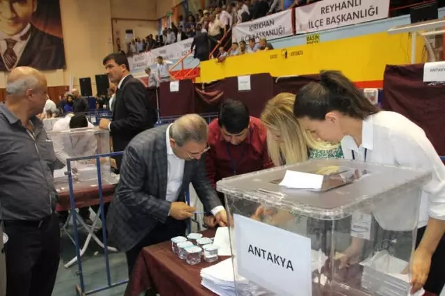 Hatay'da AK Parti Temayül Yoklaması Yaptı Hatay'da AK Parti Temayül Yoklaması Yaptı