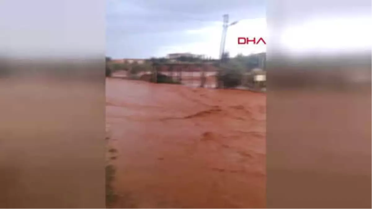Sanliurfa Birecik Te Sel Sularina Kapilan 13 Yasindaki Kiz Kayboldu Video