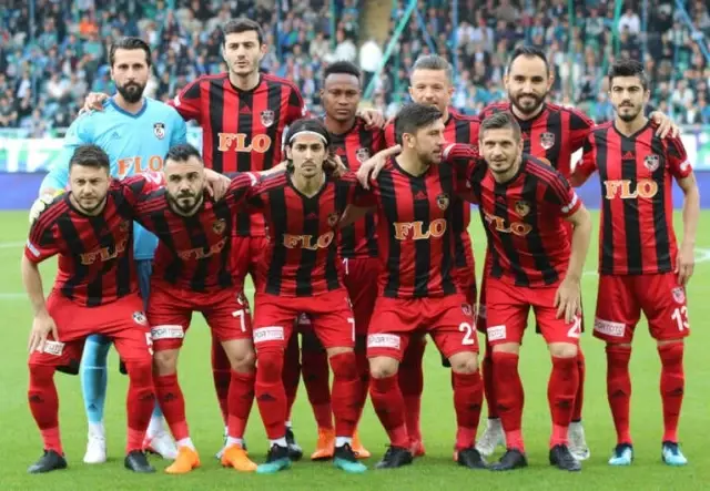 Spor Toto 1. Lig: Çaykur Rizespor: 4 - Gazişehir Gaziantep: 2 Spor Toto 1. Lig: Çaykur Rizespor: 4 - Gazişehir Gaziantep: 2