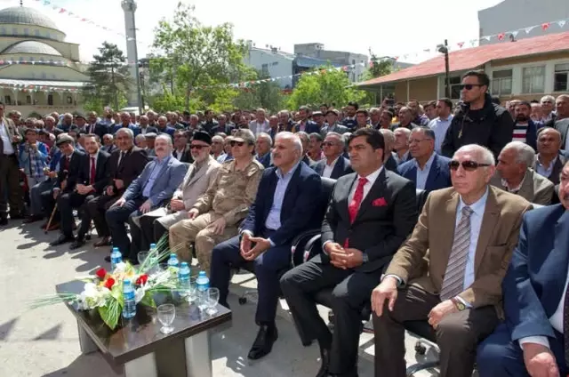 Burukiler Sosyal Kültürel Yardımlaşma ve Dayanışma Derneği Açıldı Burukiler Sosyal Kültürel Yardımlaşma ve Dayanışma Derneği Açıldı