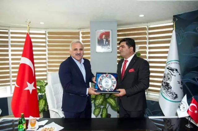 Burukiler Sosyal Kültürel Yardımlaşma ve Dayanışma Derneği Açıldı Burukiler Sosyal Kültürel Yardımlaşma ve Dayanışma Derneği Açıldı