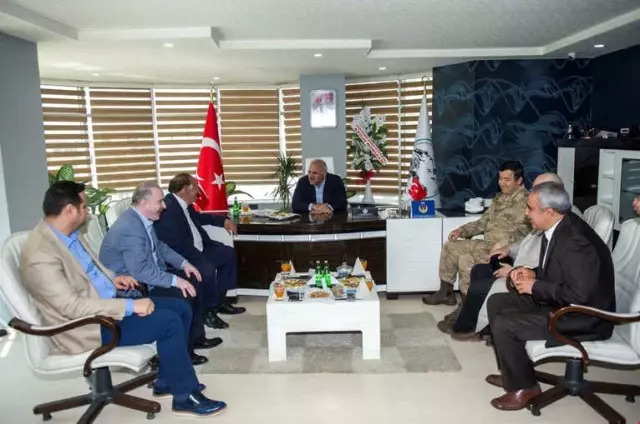Burukiler Sosyal Kültürel Yardımlaşma ve Dayanışma Derneği Açıldı Burukiler Sosyal Kültürel Yardımlaşma ve Dayanışma Derneği Açıldı